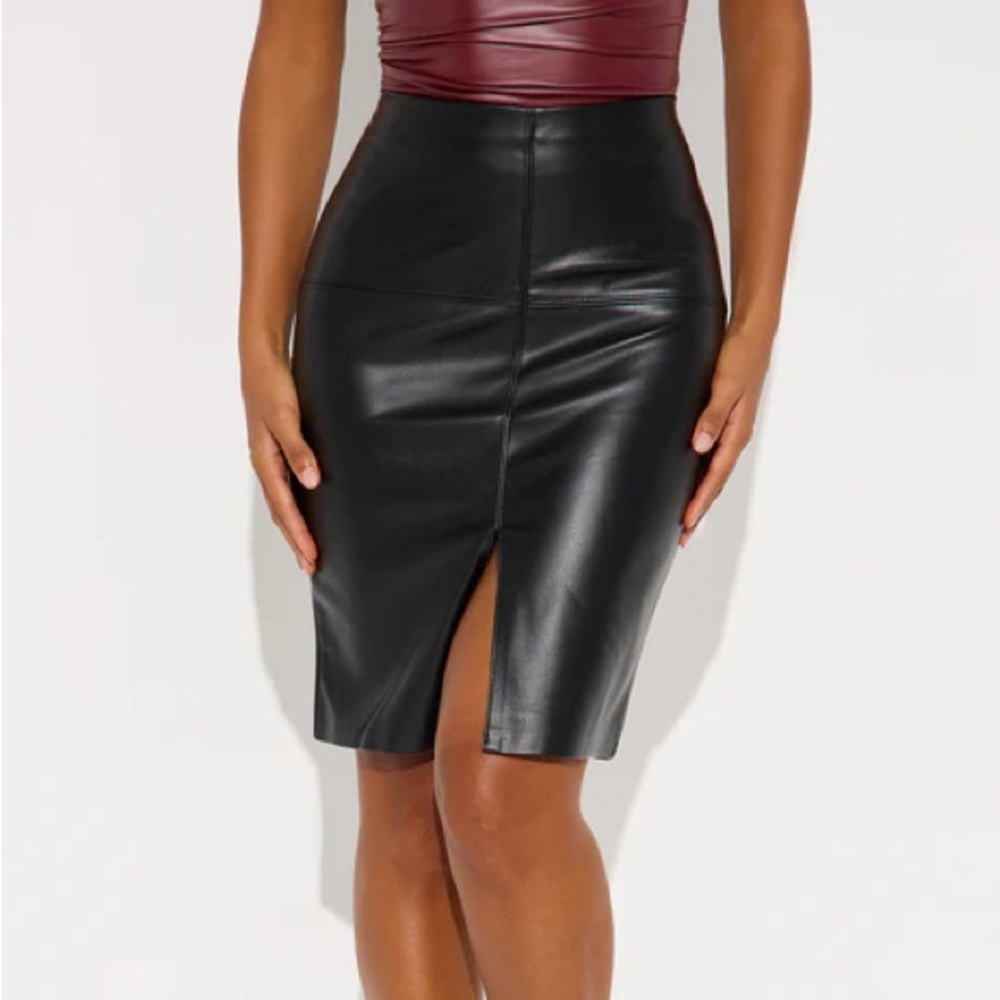 Kendra Black Leather Midi Skirt NEW 🏷️